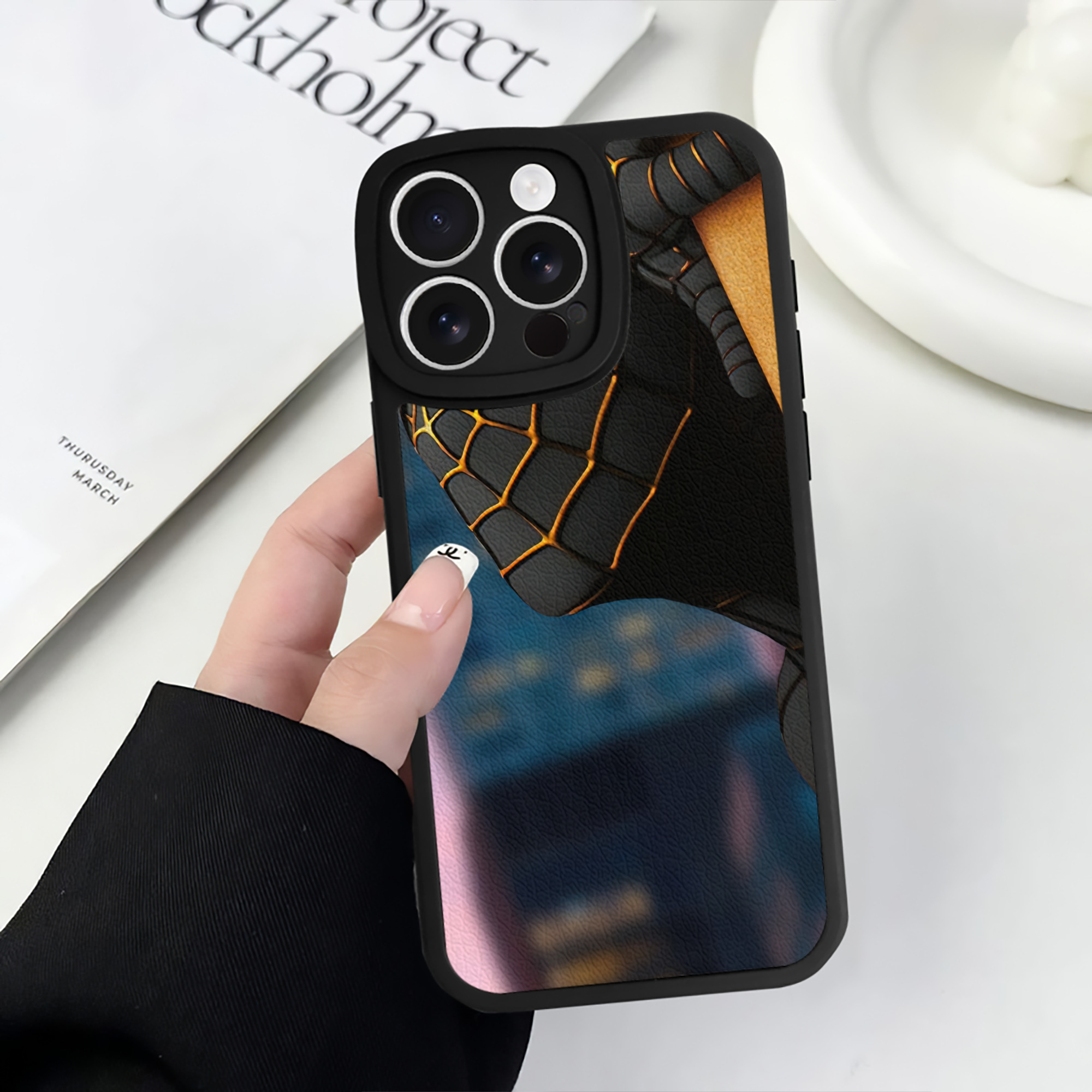 Spider Man スパイダーマン 【iPhone 16シリーズ対応】シリコンスマホケース（レザー調） 材質：シリコン